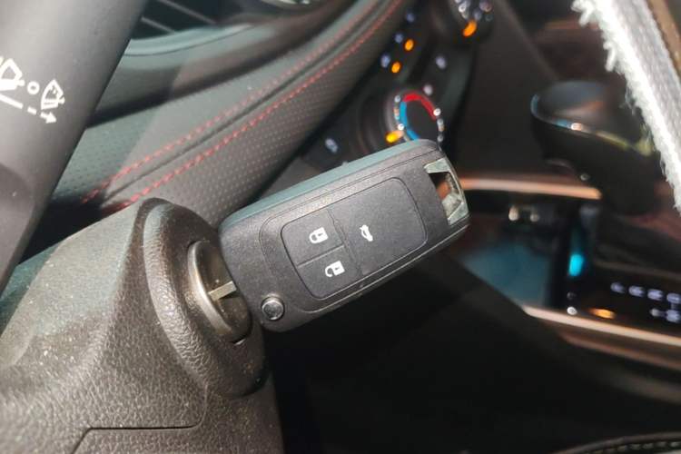 Used Chevrolet Monza 2020 Light Hybrid RS 330T Automatic Comfort Edition Vehicle Key