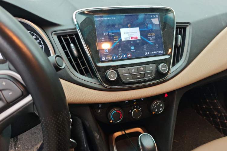 Used Chevrolet Monza 2020 320 Automatic Enjoyment Edition Audio And AC Panel
