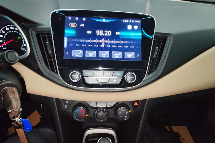 Used Chevrolet Monza 2020 320 Automatic Enjoyment Edition Audio And AC Panel