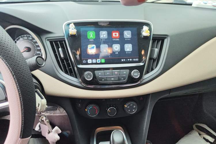 Used Chevrolet Monza 2020 320 Automatic Enjoyment Edition Audio And AC Panel