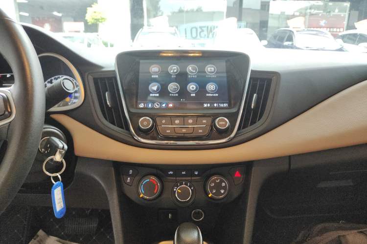 Used Chevrolet Monza 2020 320 Automatic Enjoyment Edition Audio And AC Panel