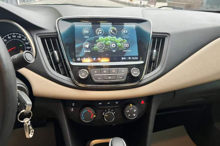 Used Chevrolet Monza 2020 320 Automatic Enjoyment Edition Audio And AC Panel