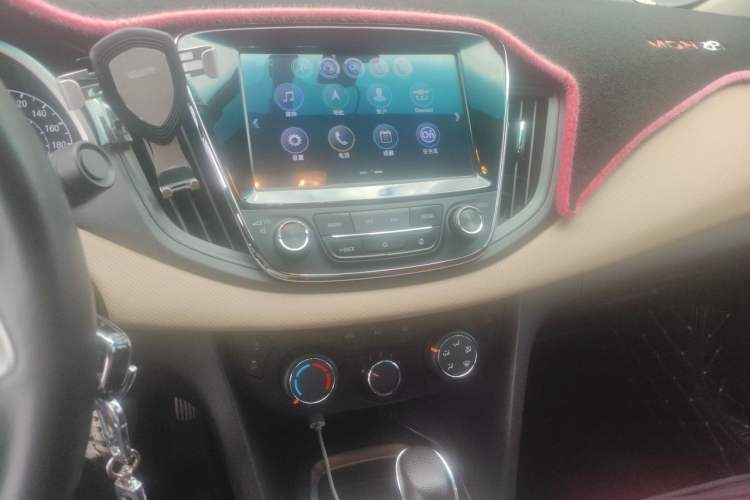 Used Chevrolet Monza 2020 320 Automatic Enjoyment Edition Audio And AC Panel