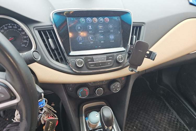 Used Chevrolet Monza 2020 320 Automatic Enjoyment Edition Audio And AC Panel