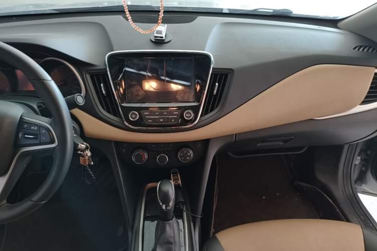 Used Chevrolet Monza 2020 320 Automatic Enjoyment Edition Audio And AC Panel