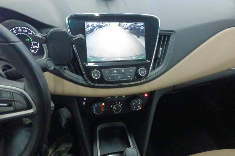 Used Chevrolet Monza 2020 320 Automatic Enjoyment Edition Audio And AC Panel