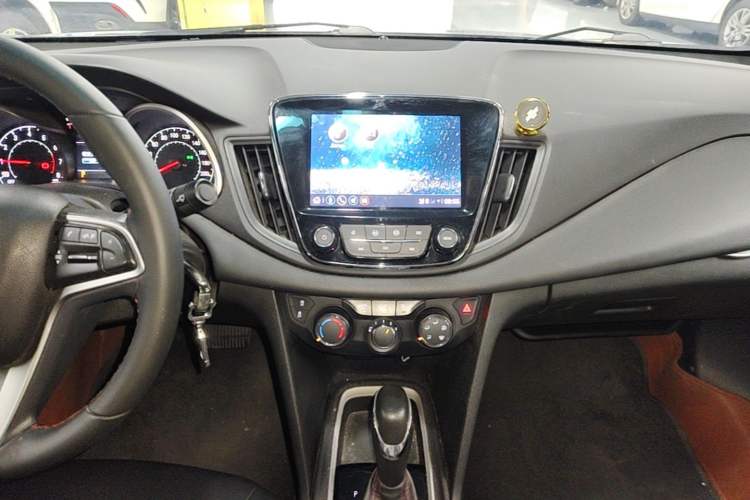 Used Chevrolet Monza 2020 Light Hybrid Redline 320T Dual-Clutch Thrilling Edition Audio And AC Panel