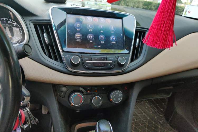 Used Chevrolet Monza 2020 320 Automatic Enjoyment Edition Audio And AC Panel