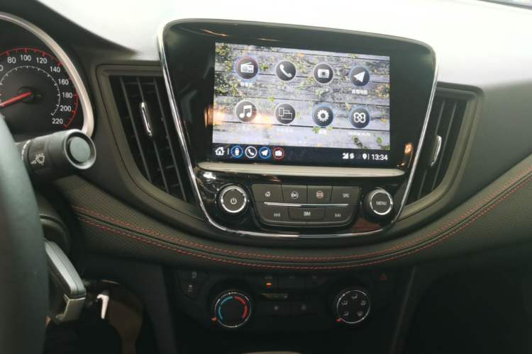 Used Chevrolet Monza 2020 Light Hybrid RS 330T Automatic Comfort Edition Audio And AC Panel