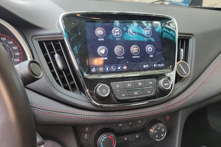 Used Chevrolet Monza 2020 Light Hybrid RS 330T Automatic Comfort Edition Audio And AC Panel