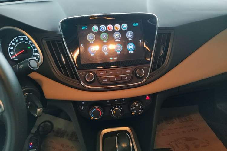 Used Chevrolet Monza 2020 320 Automatic Enjoyment Edition Audio And AC Panel