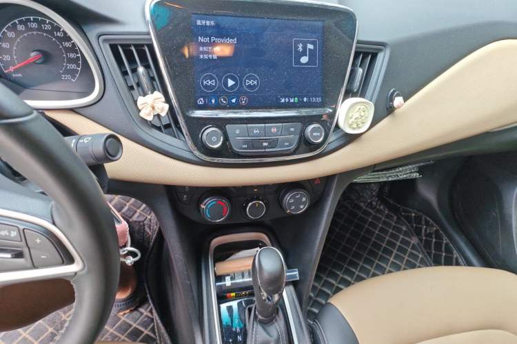 Used Chevrolet Monza 2020 320 Automatic Enjoyment Edition Audio And AC Panel