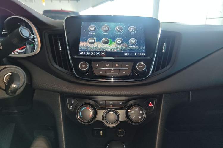 Used Chevrolet Monza 2020 Light Hybrid Redline 320T Dual-Clutch Thrilling Edition Audio And AC Panel