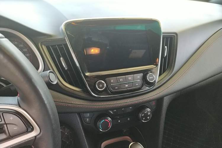 Used Chevrolet Monza 2020 Light Hybrid RS 330T Automatic Comfort Edition Audio And AC Panel