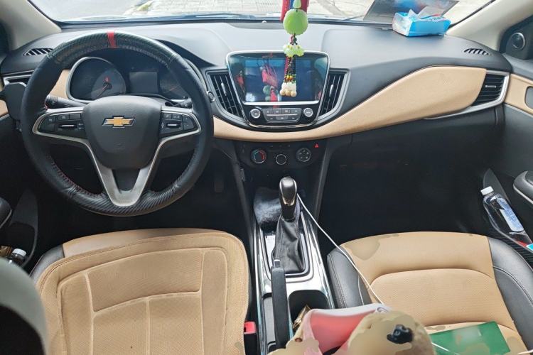 Used Chevrolet Monza 2020 320 Automatic Enjoyment Edition Center Console
