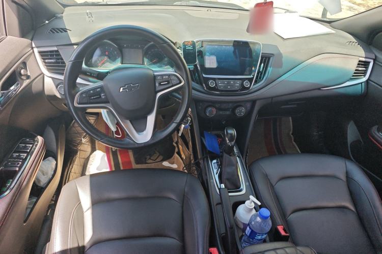 Used Chevrolet Monza 2020 Light Hybrid RS 330T Automatic Comfort Edition Center Console