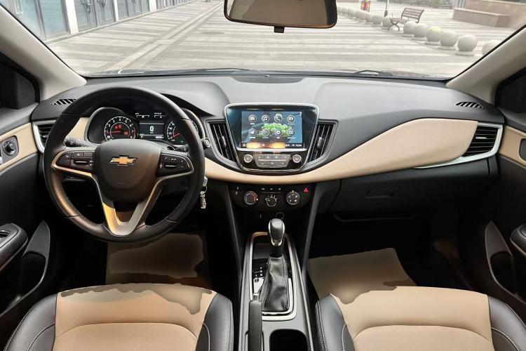 Used Chevrolet Monza 2020 320 Automatic Enjoyment Edition Center Console