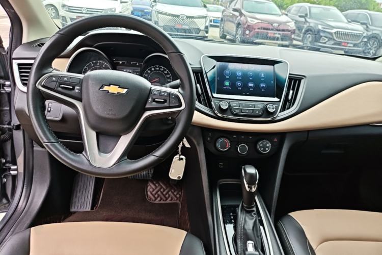 Used Chevrolet Monza 2020 320 Automatic Enjoyment Edition Center Console