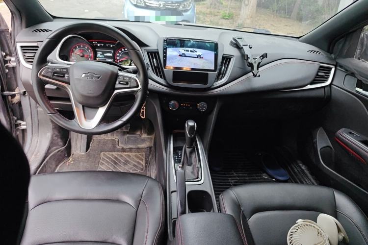 Used Chevrolet Monza 2020 Light Hybrid RS 330T Automatic Comfort Edition Center Console