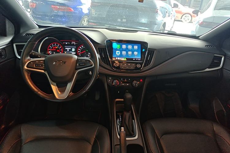 Used Chevrolet Monza 2020 Light Hybrid RS 330T Automatic Comfort Edition Center Console