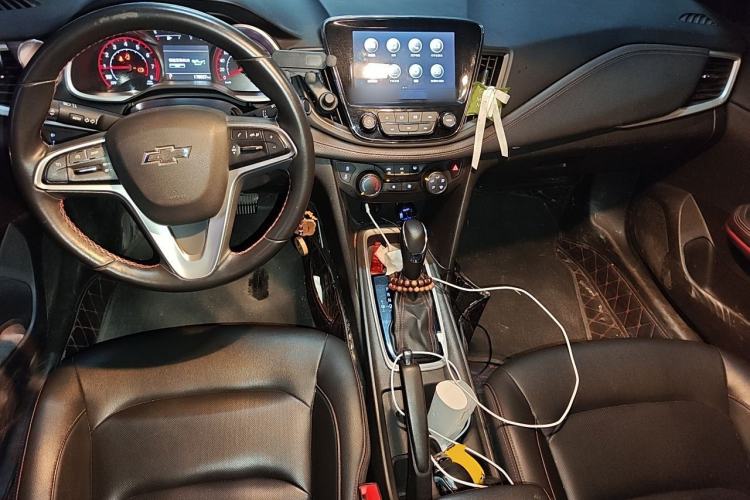 Used Chevrolet Monza 2020 Light Hybrid RS 330T Automatic Comfort Edition Center Console