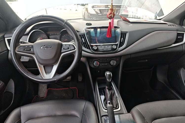 Used Chevrolet Monza 2020 Light Hybrid RS 330T Automatic Thrill Edition Center Console