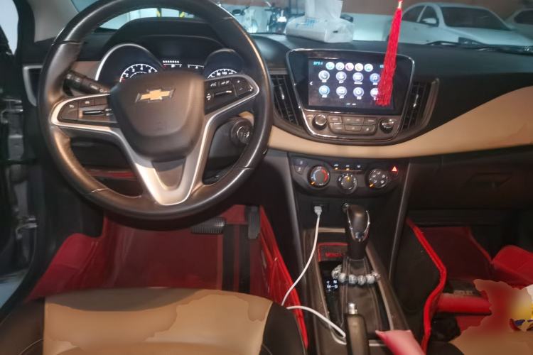 Used Chevrolet Monza 2020 320 Automatic Enjoyment Edition Center Console
