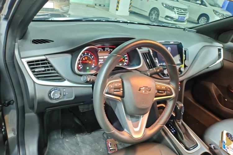 Used Chevrolet Monza 2020 Light Hybrid RS 330T Automatic Comfort Edition Center Console
