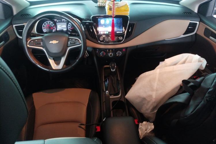 Used Chevrolet Monza 2020 320 Automatic Enjoyment Edition Center Console