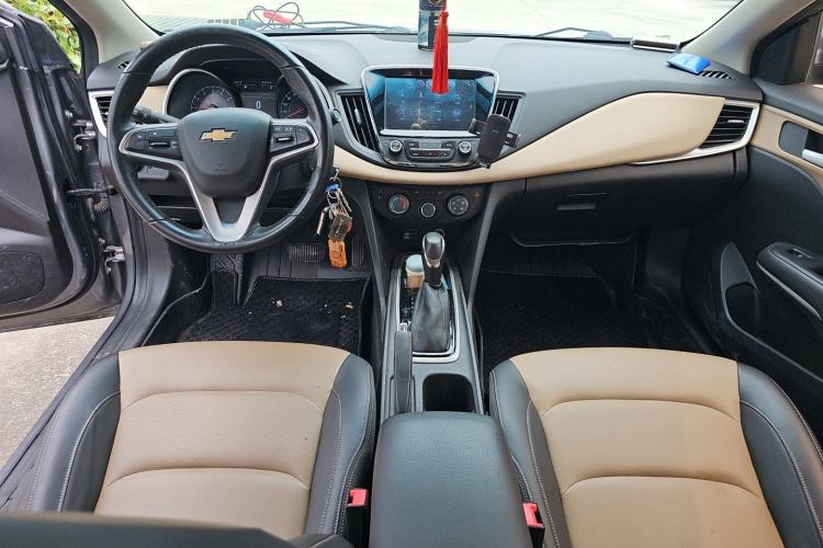 Used Chevrolet Monza 2020 320 Automatic Enjoyment Edition Center Console