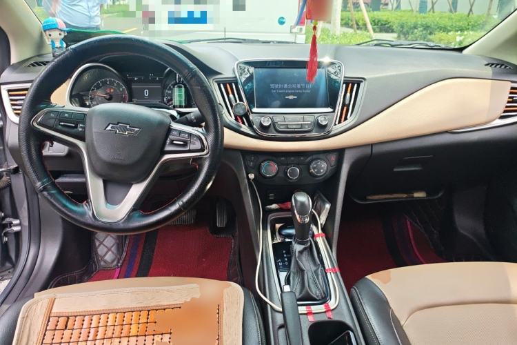 Used Chevrolet Monza 2020 320 Automatic Enjoyment Edition Center Console
