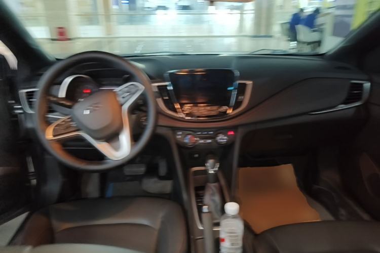 Used Chevrolet Monza 2020 Light Hybrid RS 330T Automatic Comfort Edition Center Console