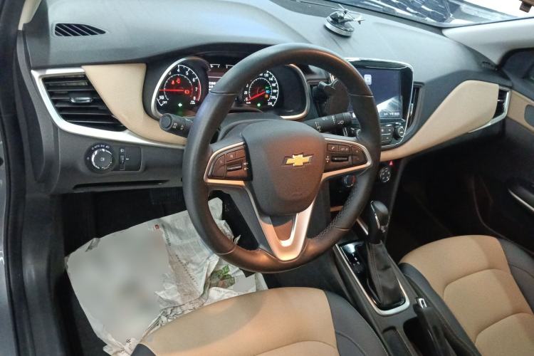 Used Chevrolet Monza 2020 320 Automatic Enjoyment Edition Center Console