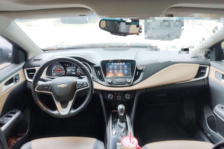 Used Chevrolet Monza 2020 320 Automatic Enjoyment Edition Center Console