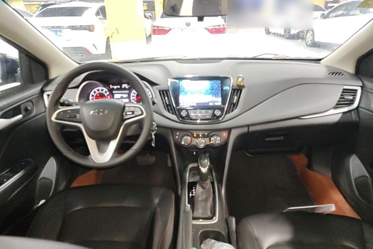 Used Chevrolet Monza 2020 Light Hybrid Redline 320T Dual-Clutch Thrilling Edition Center Console