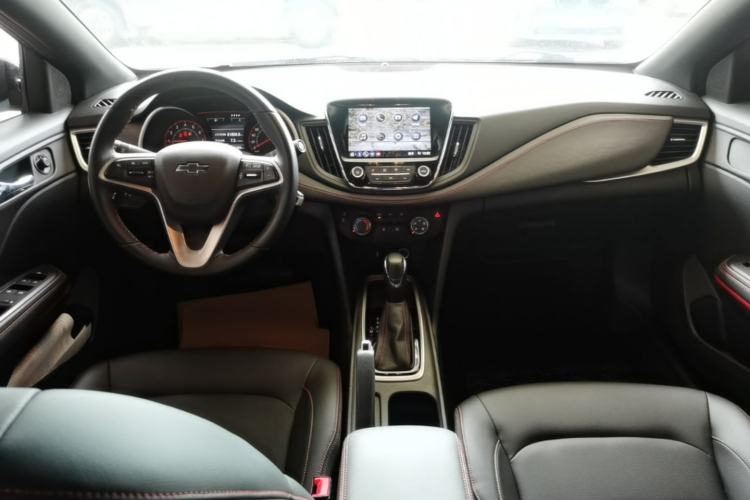 Used Chevrolet Monza 2020 Light Hybrid RS 330T Automatic Comfort Edition Center Console
