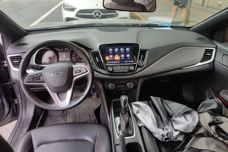 Used Chevrolet Monza 2020 Light Hybrid RS 330T Automatic Comfort Edition Center Console