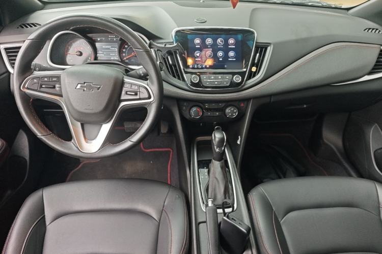 Used Chevrolet Monza 2020 Light Hybrid RS 330T Automatic Comfort Edition Center Console