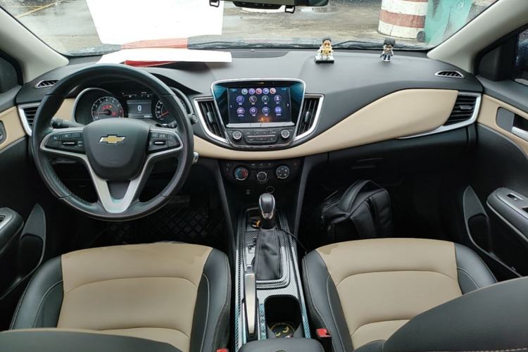 Used Chevrolet Monza 2020 320 Automatic Enjoyment Edition Center Console