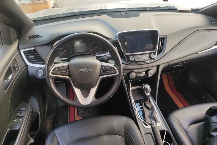 Used Chevrolet Monza 2020 Light Hybrid RS 330T Automatic Comfort Edition Center Console