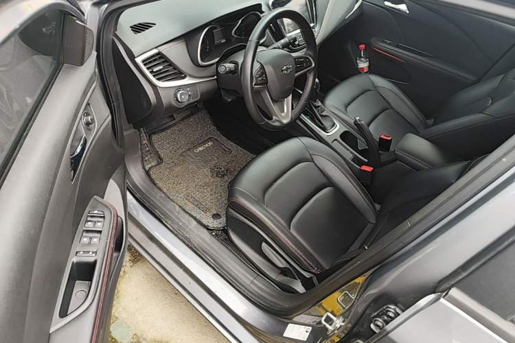 Used Chevrolet Monza 2020 Light Hybrid RS 330T Automatic Comfort Edition Driver Seat