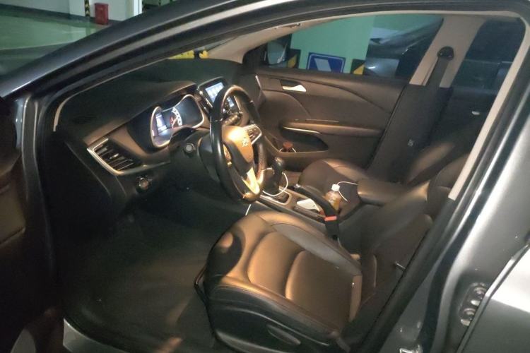 Used Chevrolet Monza 2020 Light Hybrid Redline 320T Dual-Clutch Thrilling Edition Driver Seat