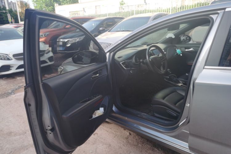 Used Chevrolet Monza 2020 Light Hybrid RS 330T Automatic Comfort Edition Driver Seat