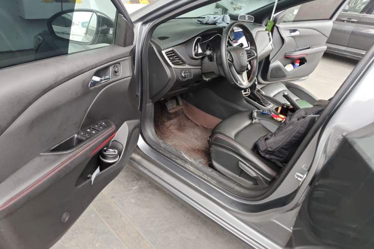 Used Chevrolet Monza 2020 Light Hybrid RS 330T Automatic Comfort Edition Driver Seat