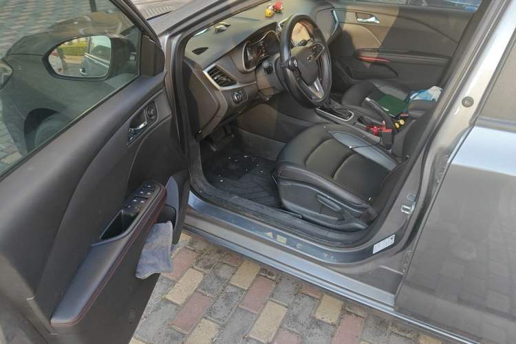 Used Chevrolet Monza 2020 Light Hybrid RS 330T Automatic Comfort Edition Driver Seat