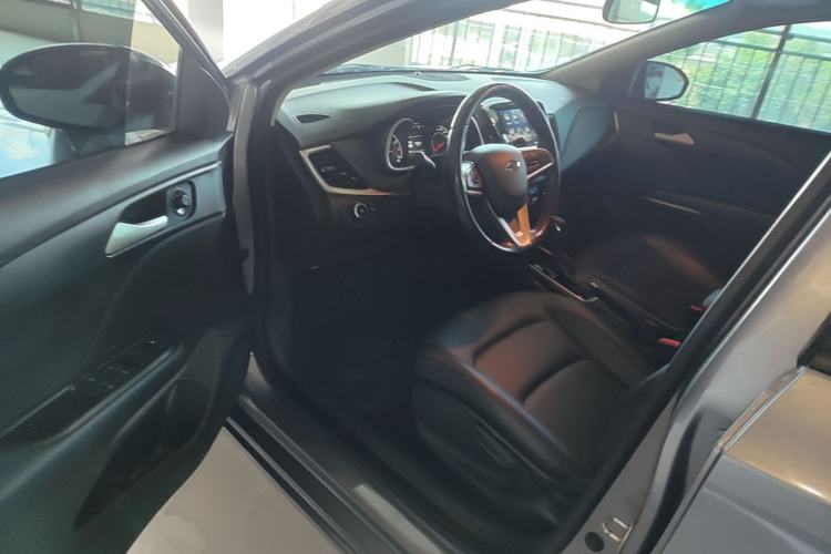Used Chevrolet Monza 2020 Light Hybrid Redline 320T Dual-Clutch Thrilling Edition Driver Seat