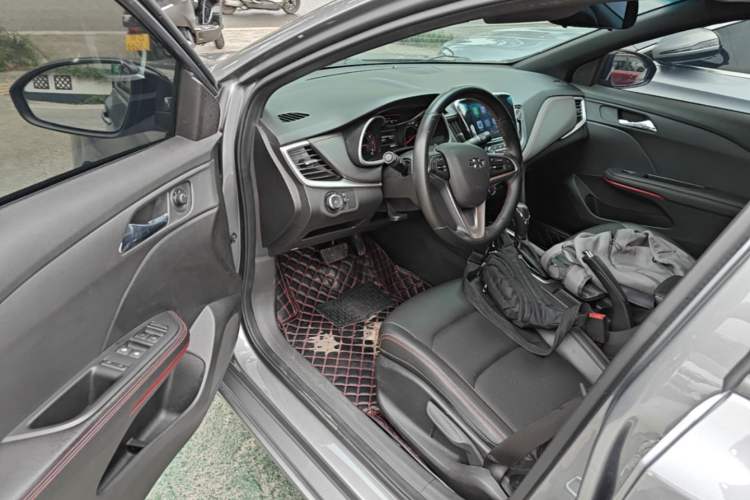 Used Chevrolet Monza 2020 Light Hybrid RS 330T Automatic Comfort Edition Driver Seat