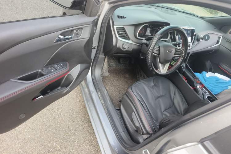 Used Chevrolet Monza 2020 Light Hybrid RS 330T Automatic Comfort Edition Driver Seat