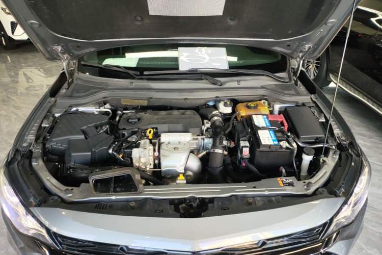 Used Chevrolet Monza 2020 Light Hybrid RS 330T Automatic Comfort Edition Engine Bay