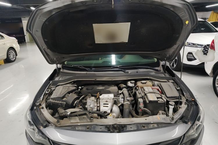 Used Chevrolet Monza 2020 Light Hybrid Redline 320T Dual-Clutch Thrilling Edition Engine Bay